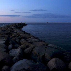 Rojas ziemeļu mols naktī Rojas ziemeļu mols naktī