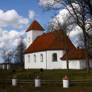 Puzes evaņģēliski luteriskā baznīca Puzes evaņģēliski luteriskā baznīca