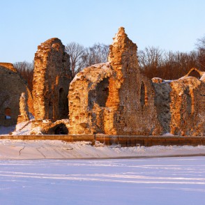 Kokneses pilsdrupas skatā no Daugavas Kokneses pilsdrupas skatā no Daugavas