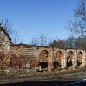 Puzenieku muižas klēts ar arkādi Puzenieku muižas klēts ar arkādi