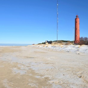 Akmensraga bāka ziemā, Baltijas jūras krasts Akmensraga bāka ziemā, Baltijas jūras krasts