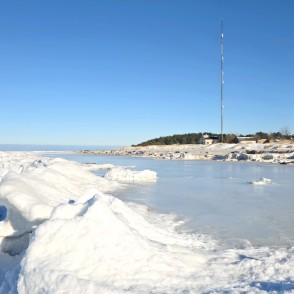 Ledus vaļņi pie Baltijas jūras un Akmensraga bāka Ledus vaļņi pie Baltijas jūras un Akmensraga bāka