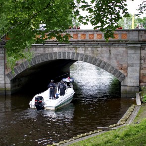 Policijas motorlaiva Rīgā Policijas motorlaiva Rīgā