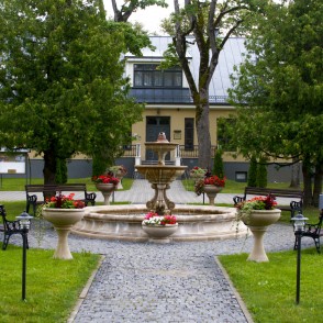 Skrundas muižas strūklaka Skrundas muižas strūklaka