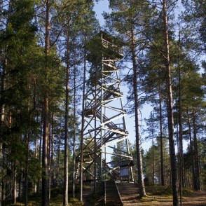 Ūdrkalna skatu tornis pie Usmas ezera Ūdrkalna skatu tornis pie Usmas ezera