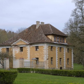 Kazdangas pils klēts Kazdangas pils klēts