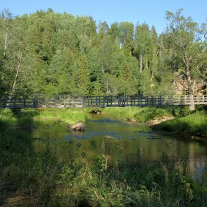 Kājnieku tilts pār Amatu pie Zvārtes ieža Kājnieku tilts pār Amatu pie Zvārtes ieža