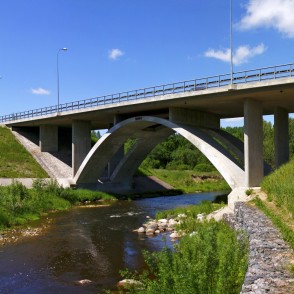 Tilts pār Amatu Tilts pār Amatu