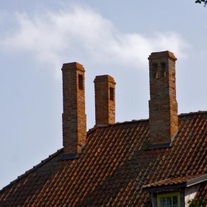 Vormsātes pils skursteņi Vormsātes pils skursteņi