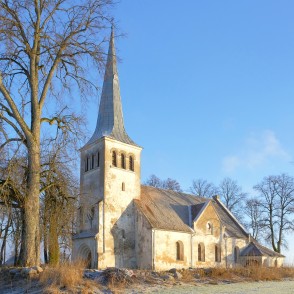 Kabiles luterāņu baznīca ziemā Kabiles luterāņu baznīca ziemā