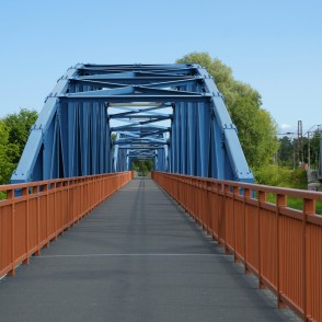 Gājēju tilts pār Gauju Carnikavā Gājēju tilts pār Gauju Carnikavā