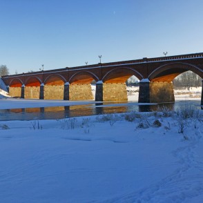 Kuldīgas velvju tilts ziemā Kuldīgas velvju tilts ziemā