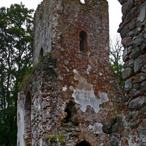 Embūtes luterāņu baznīcas drupas Embūtes luterāņu baznīcas drupas