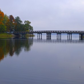 Alūksnes Pilssalas koka tilts Alūksnes Pilssalas koka tilts