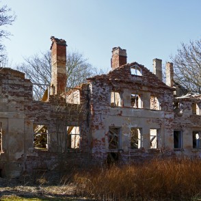 Popervāles muižas pils drupas Popervāles muižas pils drupas