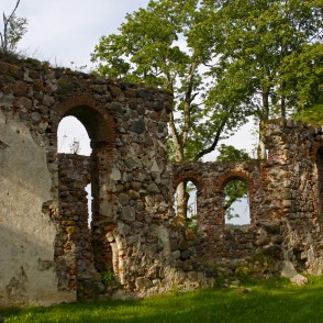 Embūtes luterāņu baznīcas drupas Embūtes luterāņu baznīcas drupas