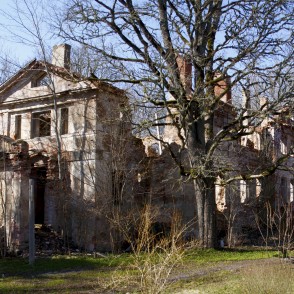 Popervāles muižas pils drupas Popervāles muižas pils drupas