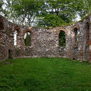 Embūtes luterāņu baznīcas drupas Embūtes luterāņu baznīcas drupas