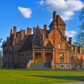 Jaunmoku pils pavasarī Jaunmoku pils pavasarī