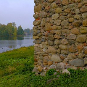 Alūksnes pilsdrupu mūra fragments Alūksnes pilsdrupu mūra fragments