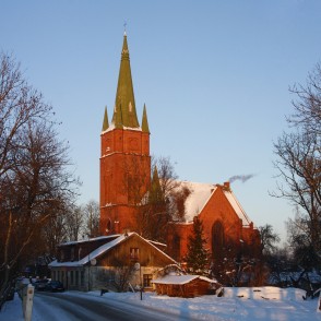 Kuldīgas Sv. Annas luterāņu baznīca ziemā Kuldīgas Sv. Annas luterāņu baznīca ziemā