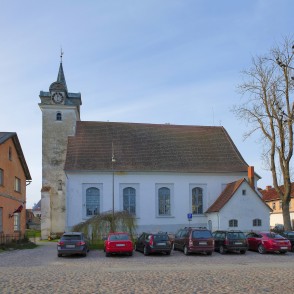 Kuldīgas Sv. Trīsvienības katoļu baznīca Kuldīgas Sv. Trīsvienības katoļu baznīca