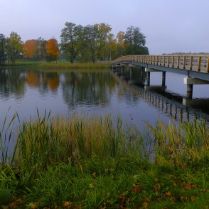 Gājēju tilts savieno Marijas salu ar Tempļa kalnu Gājēju tilts savieno Marijas salu ar Tempļa kalnu