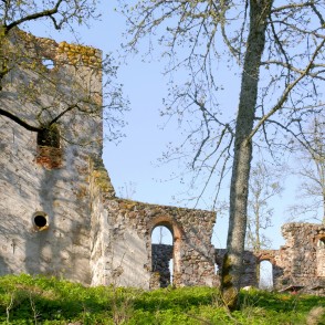 Embūtes baznīcas drupas Embūtes baznīcas drupas