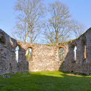 Embūtes baznīcas drupas Embūtes baznīcas drupas