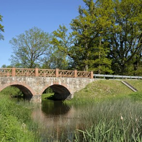 Mūra tilts pār Auces upi Bēnē Mūra tilts pār Auces upi Bēnē