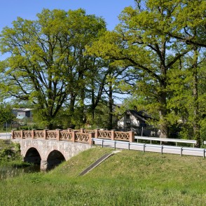 Mūra tilts pār Auces upi Bēnē Mūra tilts pār Auces upi Bēnē