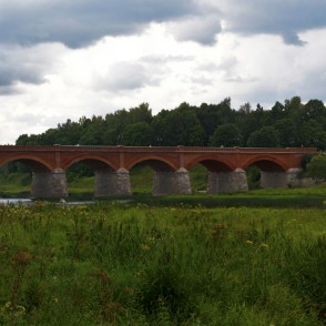 Ķieģeļu tilts pār Ventu Kuldīgā (panorāma) Ķieģeļu tilts pār Ventu Kuldīgā (panorāma)