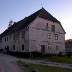 Tāšu muižas Lielā māja jeb "Lielais ērberģis" Tāšu muižas Lielā māja jeb "Lielais ērberģis"