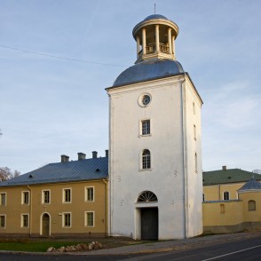 Krustpils pils vārtu tornis Krustpils pils vārtu tornis