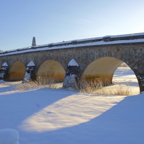 Kandavas mūra tilts ziemā Kandavas mūra tilts ziemā