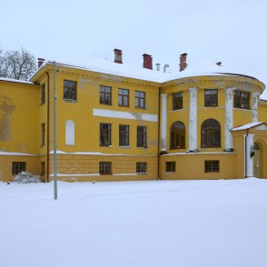 Tiņģeres pils ziemā Tiņģeres pils ziemā