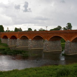 Kuldīgas velvju tilts Kuldīgas velvju tilts