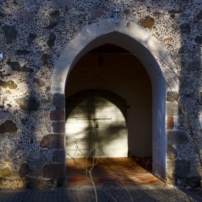 Ģipkas luterāņu baznīcas ieejas portāls Ģipkas luterāņu baznīcas ieejas portāls