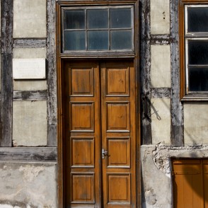 Ieejas portāls (Baznīcas 10, Kuldīga) Ieejas portāls (Baznīcas 10, Kuldīga)