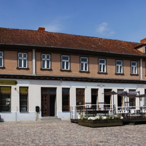 kuldīga, Baznīcas iela 2/4 kuldīga, Baznīcas iela 2/4