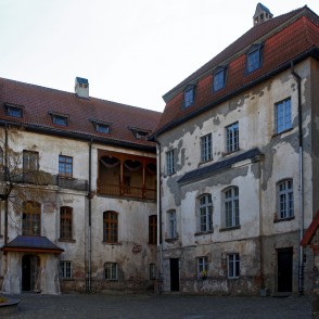 Dundagas pils iekšpagalms Dundagas pils iekšpagalms