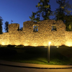 Valmieras pilsdrupas naktī Valmieras pilsdrupas naktī