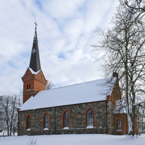 Ropažu luterāņu baznīca ziemā Ropažu luterāņu baznīca ziemā