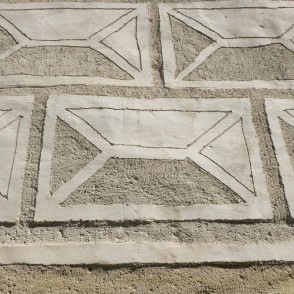 Grafito stilā veidotais Bauskas pils apmetums Grafito stilā veidotais Bauskas pils apmetums