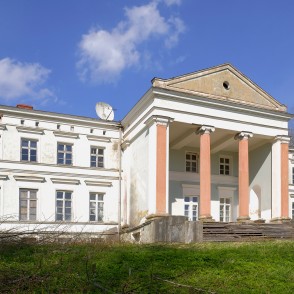 Nogales pils Nogales pils