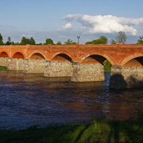 Kuldīgas velvju tilts Kuldīgas velvju tilts