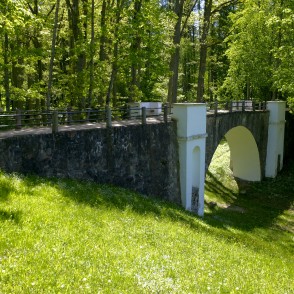 Akmens tilts pār gravu pie Durbes pils Akmens tilts pār gravu pie Durbes pils