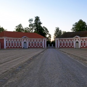 Rundāles pils staļļu komplekss Rundāles pils staļļu komplekss