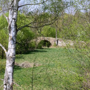 Viena no trim Mūrmuižas akmens tilta arkām Viena no trim Mūrmuižas akmens tilta arkām