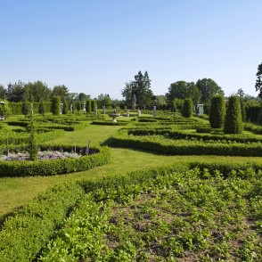 Bruknas muižas Renesanses dārzs Bruknas muižas Renesanses dārzs